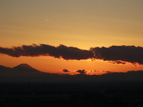 富士山と飛行機雲.JPG